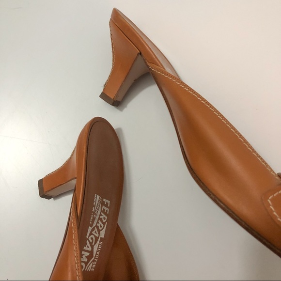 Vintage Salvatore Ferragamo slip-on Italian mules - Picture 4 of 10